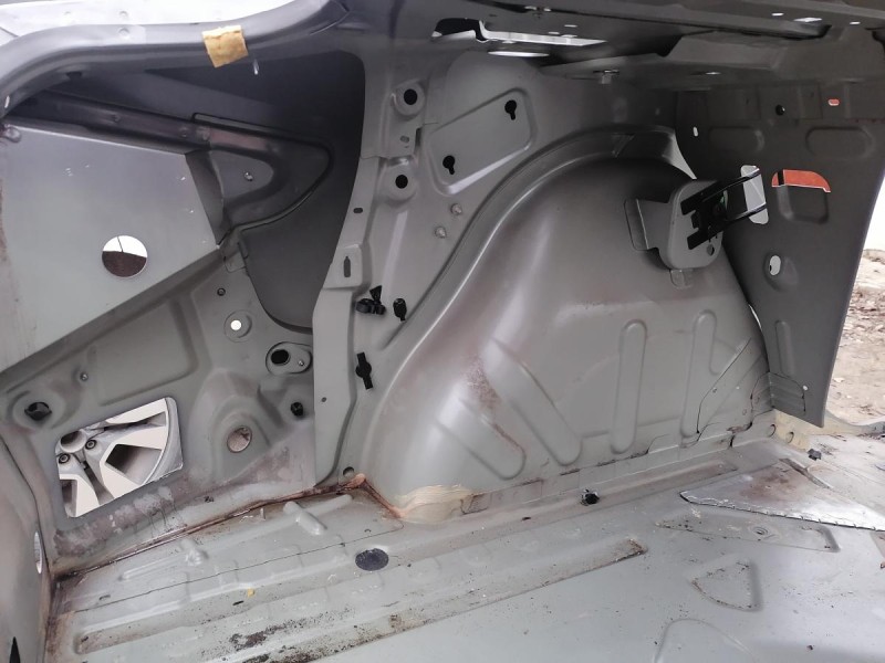 Fluence №4 крыло заднее левое