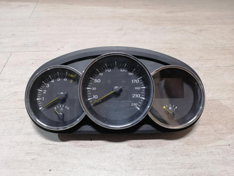 Fluence №4 панель приборов