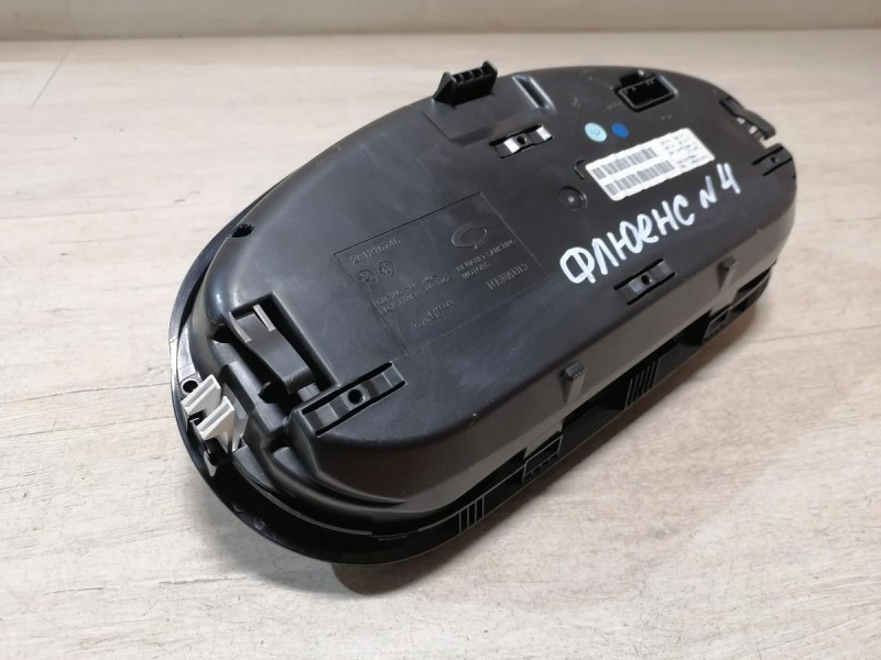 Fluence №4 панель приборов