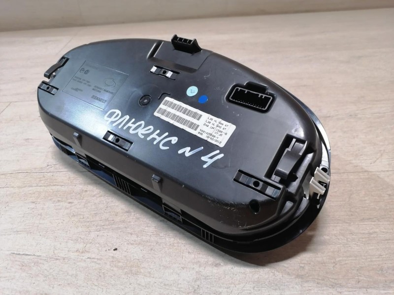 Fluence №4 панель приборов