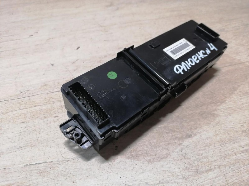 Fluence №4 блок управления климат контролем