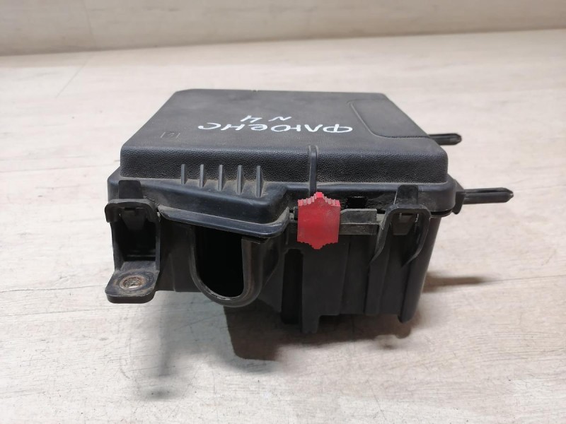 Fluence №4 корпус блока предохранителей