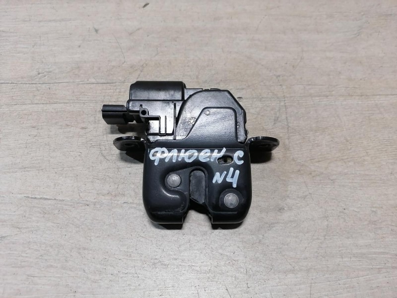 Fluence №4 замок багажника