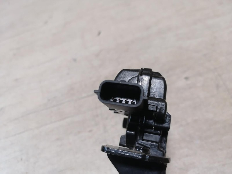 Fluence №4 замок багажника