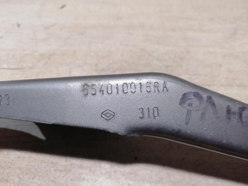 Fluence №4 петля капота левая