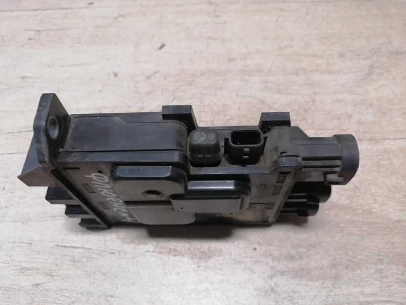 Fluence №4 блок предохранителей плюсовой клеммы аккумулятора