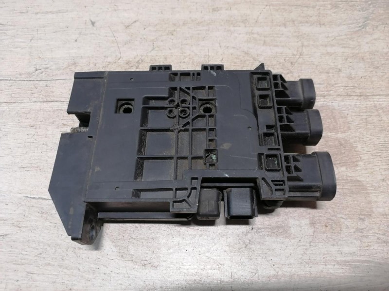 Fluence №4 блок предохранителей плюсовой клеммы аккумулятора