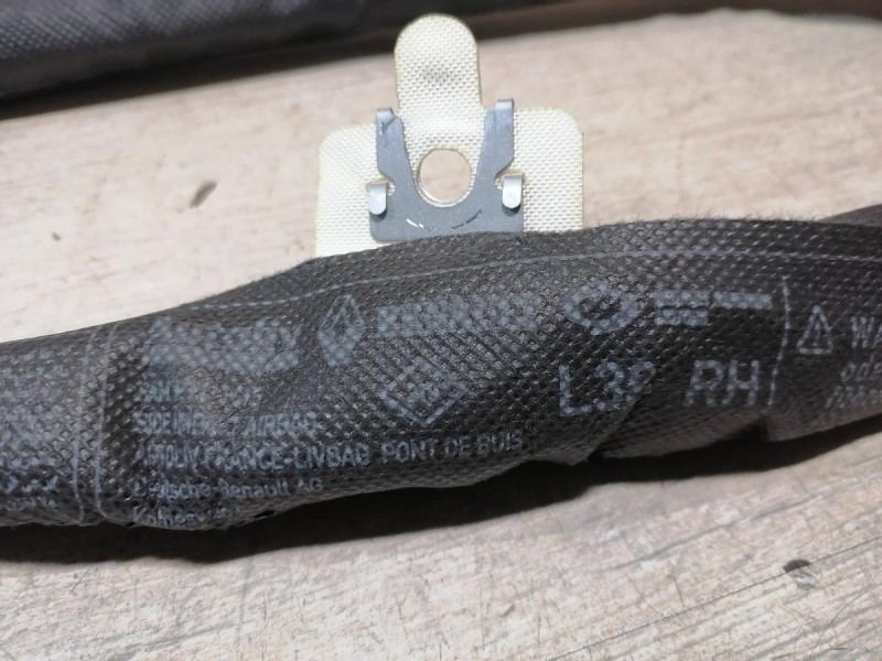 Fluence №4 шторка безопасности правая