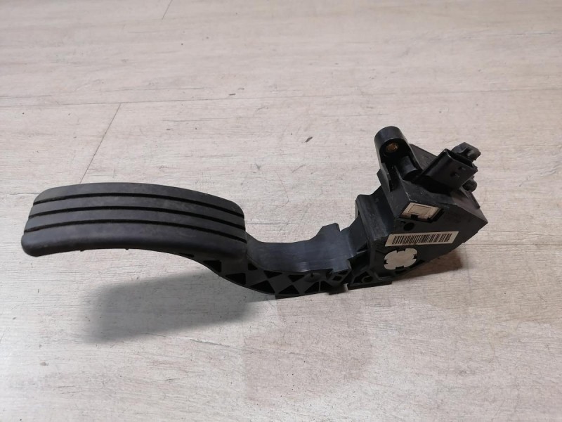 Fluence №4 педаль газа