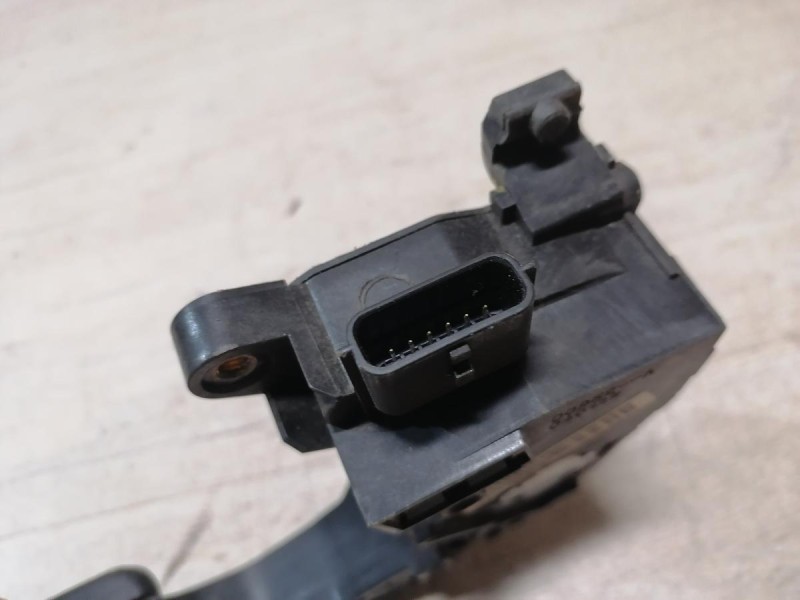 Fluence №4 педаль газа