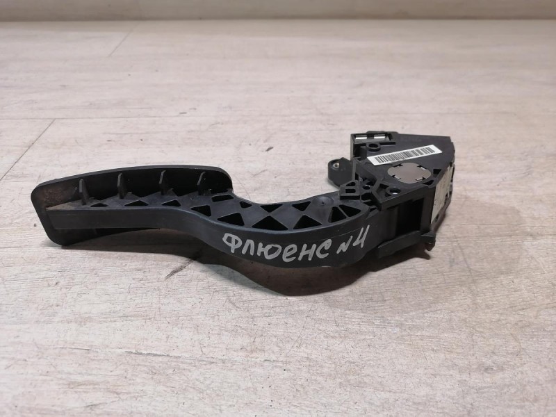 Fluence №4 педаль газа