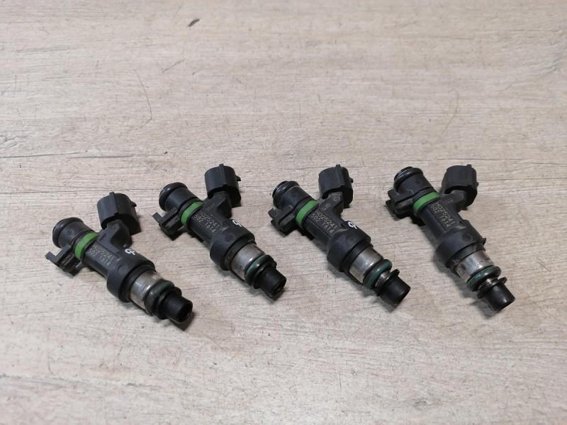 Fluence №4 форсунка топливная 2.0