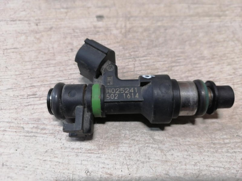 Fluence №4 форсунка топливная 2.0