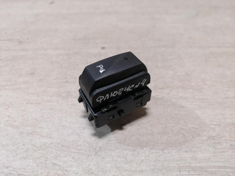 Fluence №4 кнопка парктроника