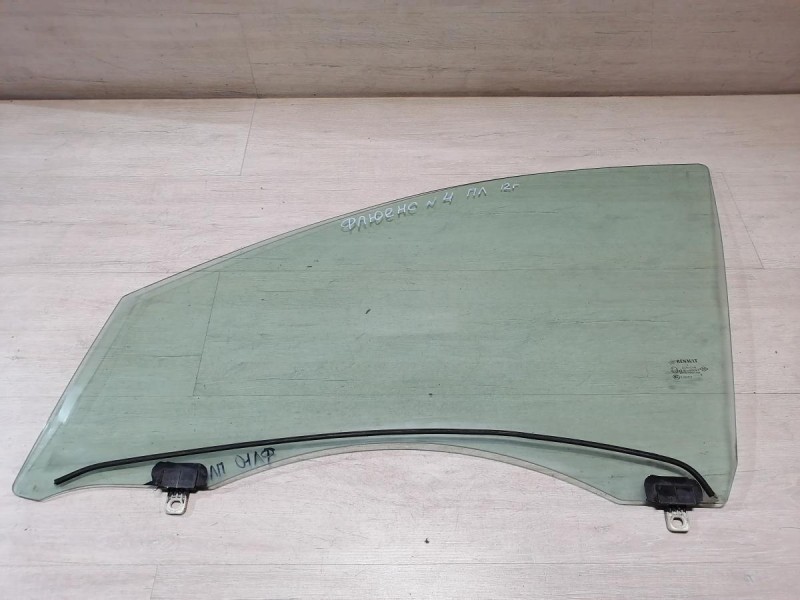 Fluence №4 стекло переднее левое 12