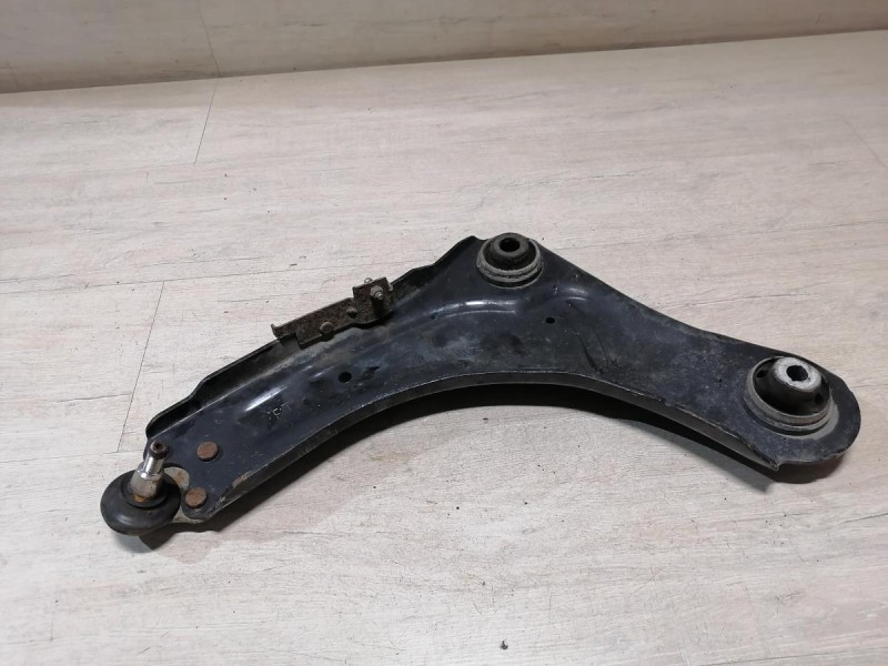 Fluence №4 рычаг левый