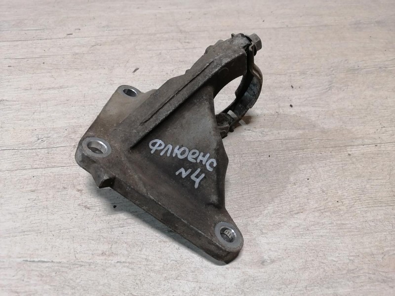 Fluence №4 кронштейн подвесного подшипника