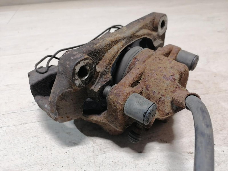 Fluence №4 суппорт передний правый