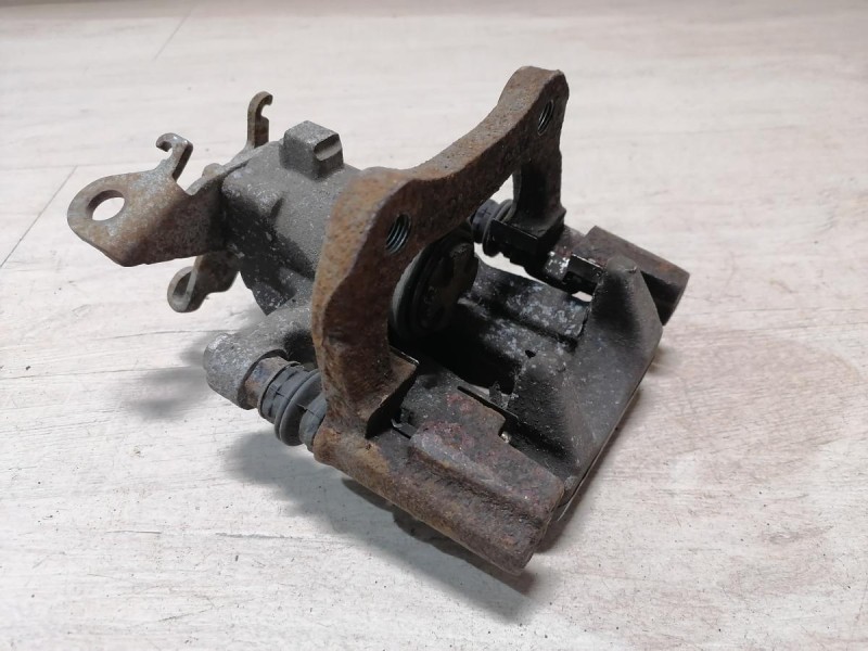 Fluence №4 суппорт задний правый