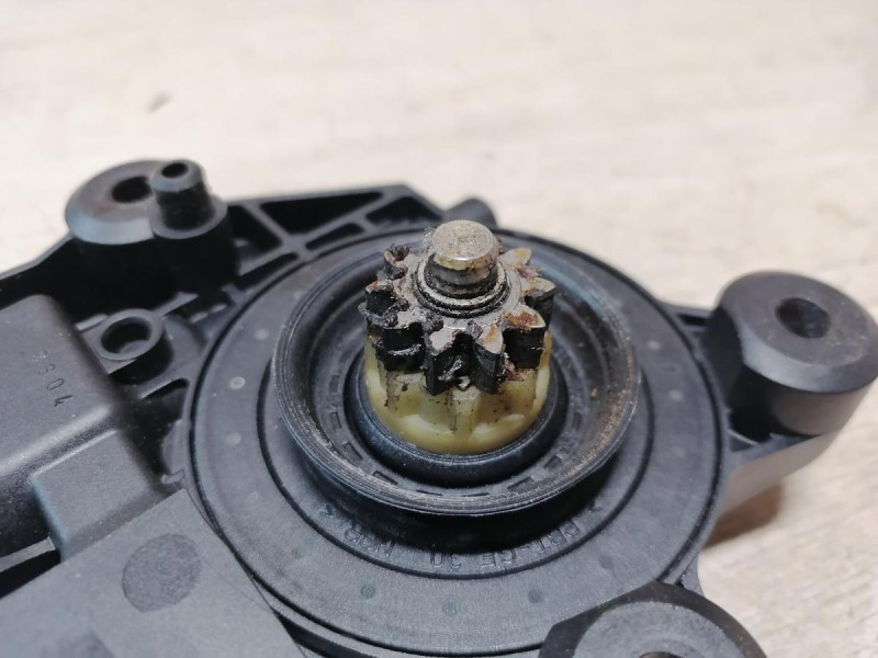 Fluence №4 моторчик стеклоподъемника передний правый