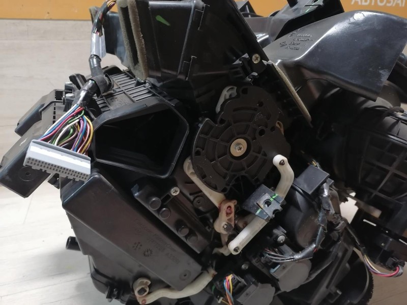 Fluence №4 печка в сборе с моторчиком климат