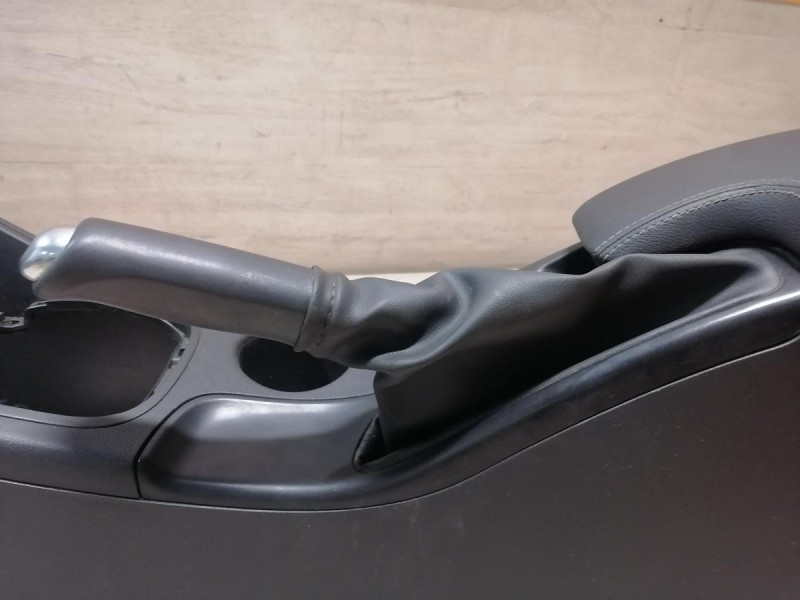 Fluence №4 подлокотник в сборе