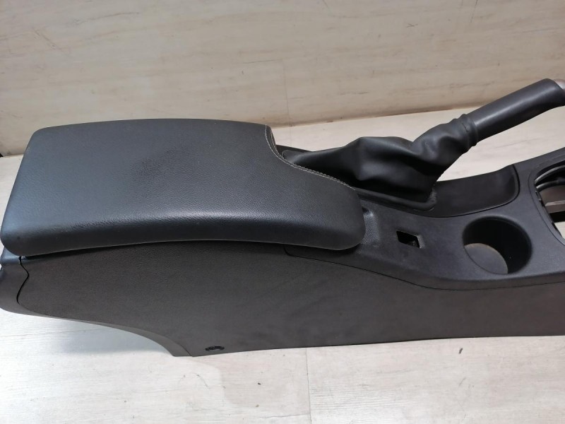 Fluence №4 подлокотник в сборе