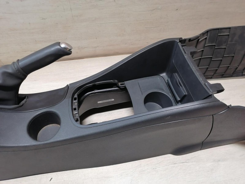 Fluence №4 подлокотник в сборе