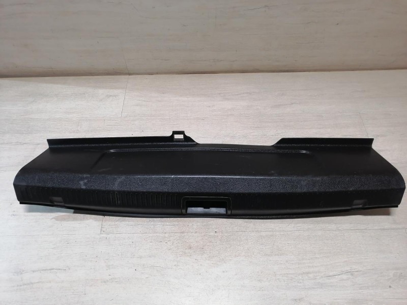 Fluence №4 обшивка задней панели накладка