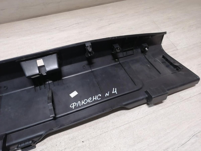 Fluence №4 обшивка задней панели накладка