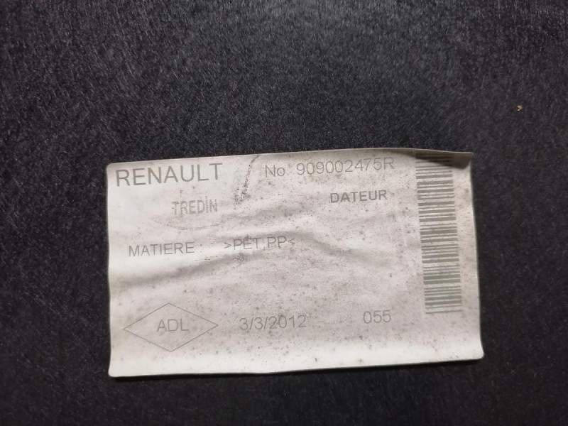 Fluence №4 обшивка крышки багажника