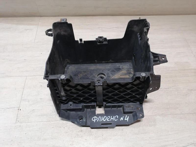 Fluence №4 площадка под аккумулятор корпус