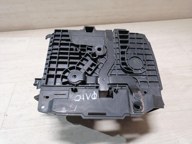 Fluence №4 площадка под аккумулятор корпус