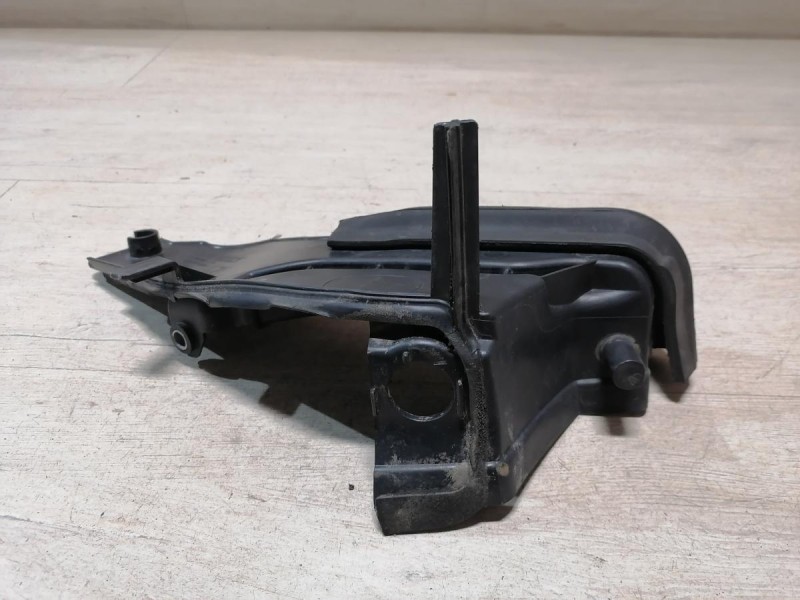 Fluence №4 накладка петли капота правая