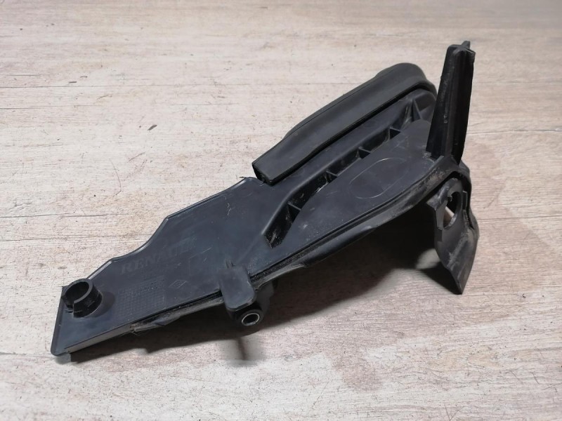 Fluence №4 накладка петли капота правая