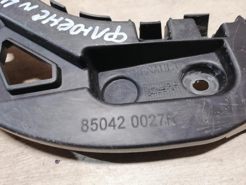 Fluence №4 крепление заднего бампера на крыло левое