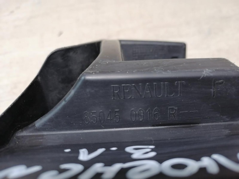 Fluence №4 крепление заднего бампера под фонарь левое