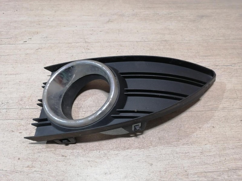 Fluence №4 накладка противотуманки левая