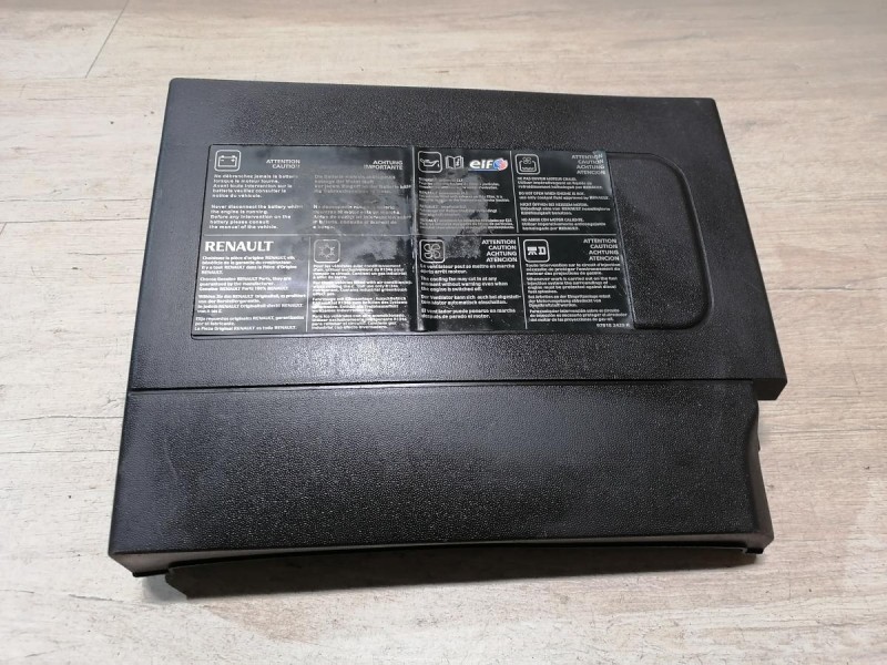 Fluence №4 крышка аккумулятора