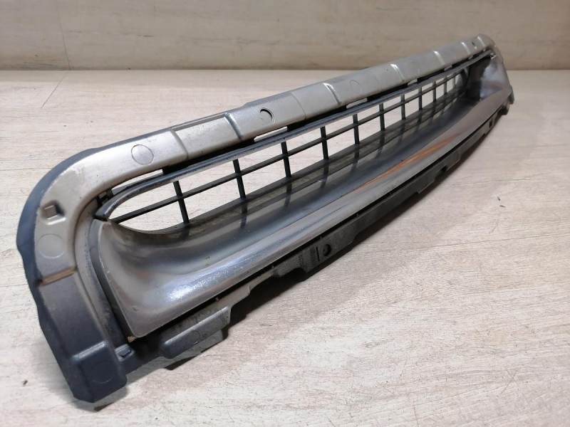 Fluence №4 решетка радиатора