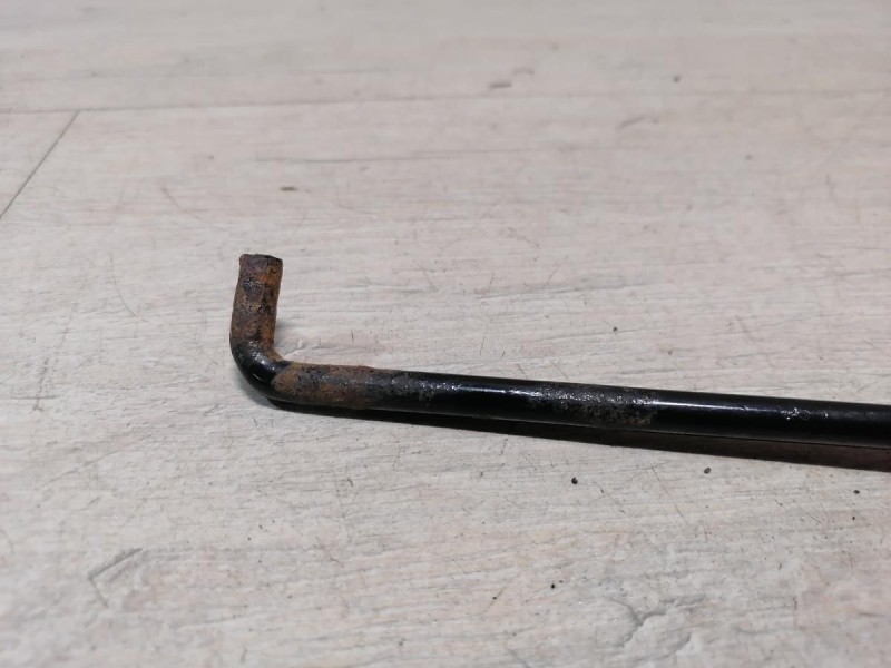 Fluence №4 упор капота