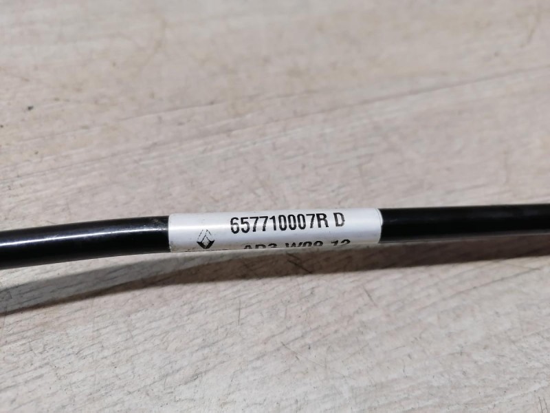 Fluence №4 упор капота