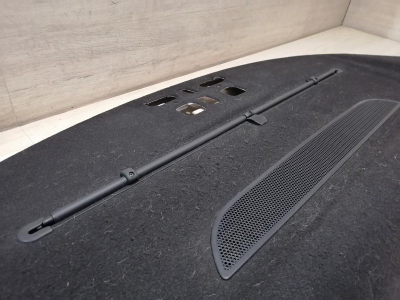 Fluence №4 полка задняя со шторкой