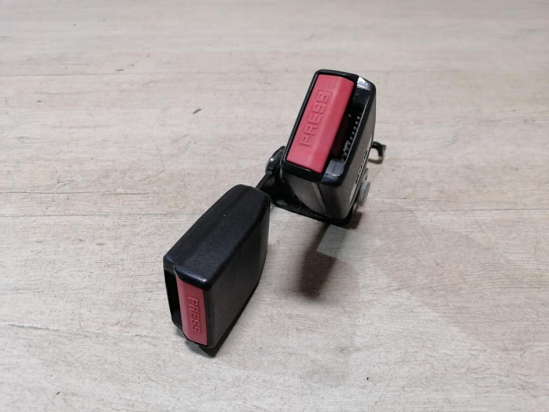 Fluence №4 замок ремня безопасности задний двойной