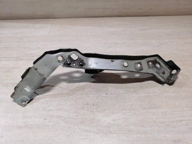 Fluence №4 кронштейн телевизора правый деф