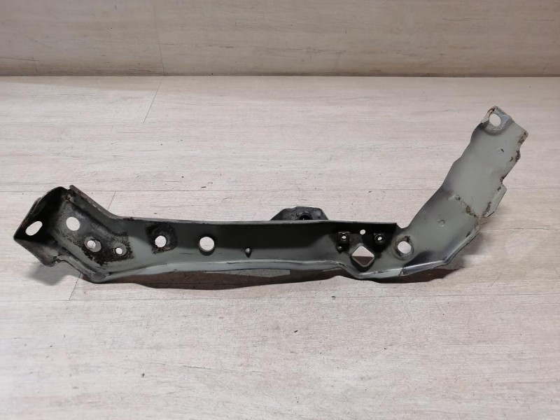 Fluence №4 кронштейн телевизора правый деф