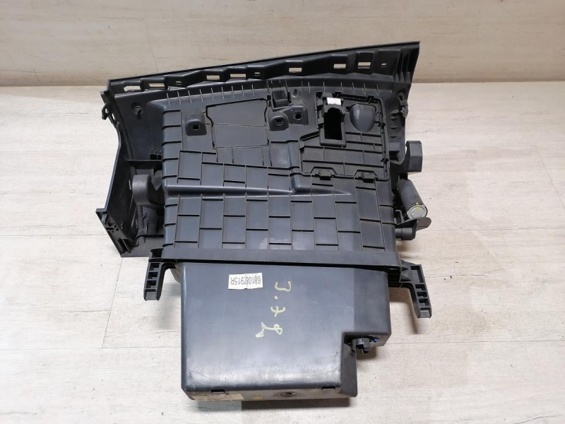 Fluence №4 бардачок