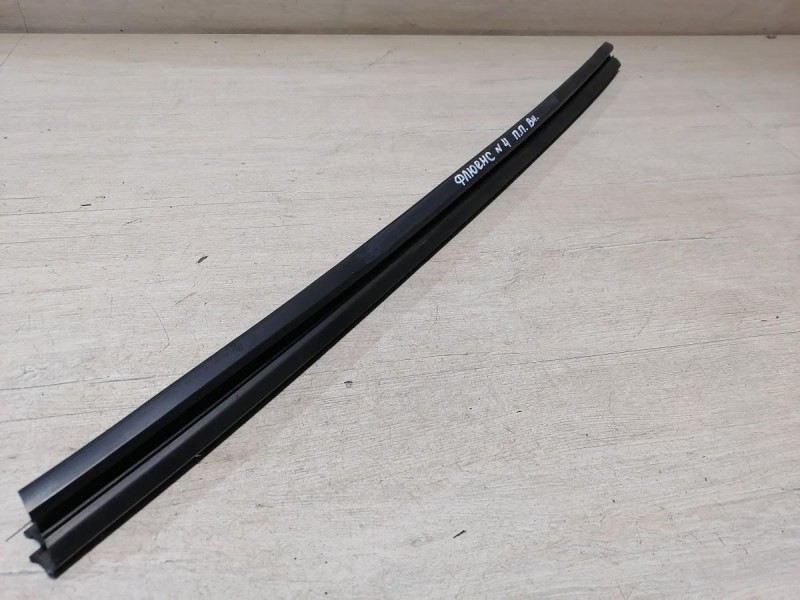 Fluence №4 бархотка внутренняя передняя правая