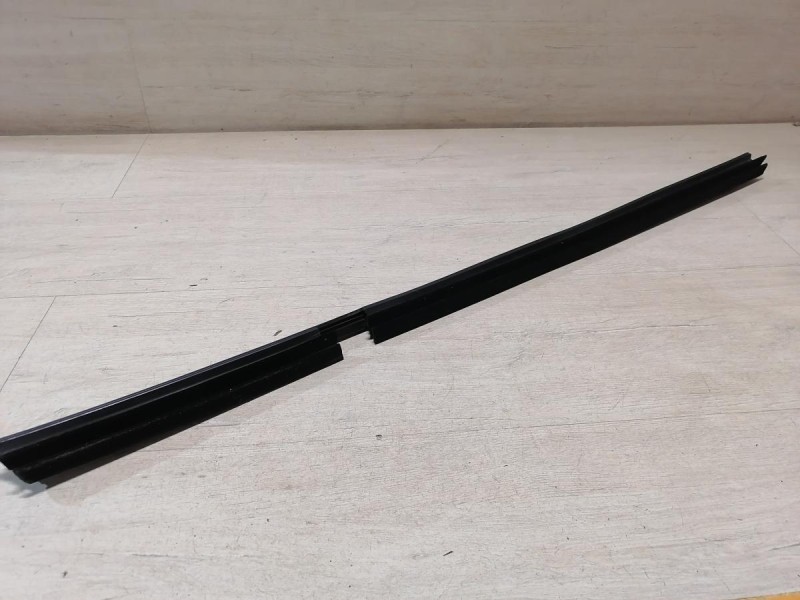 Fluence №4 бархотка внутренняя задняя правая