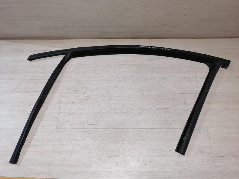 Fluence №4 бархотка верхняя передняя левая уплотнитель стекла